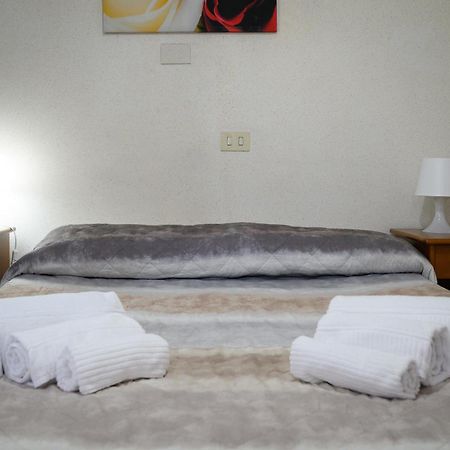 Hotel Casa Tra Noi Roma Esterno foto