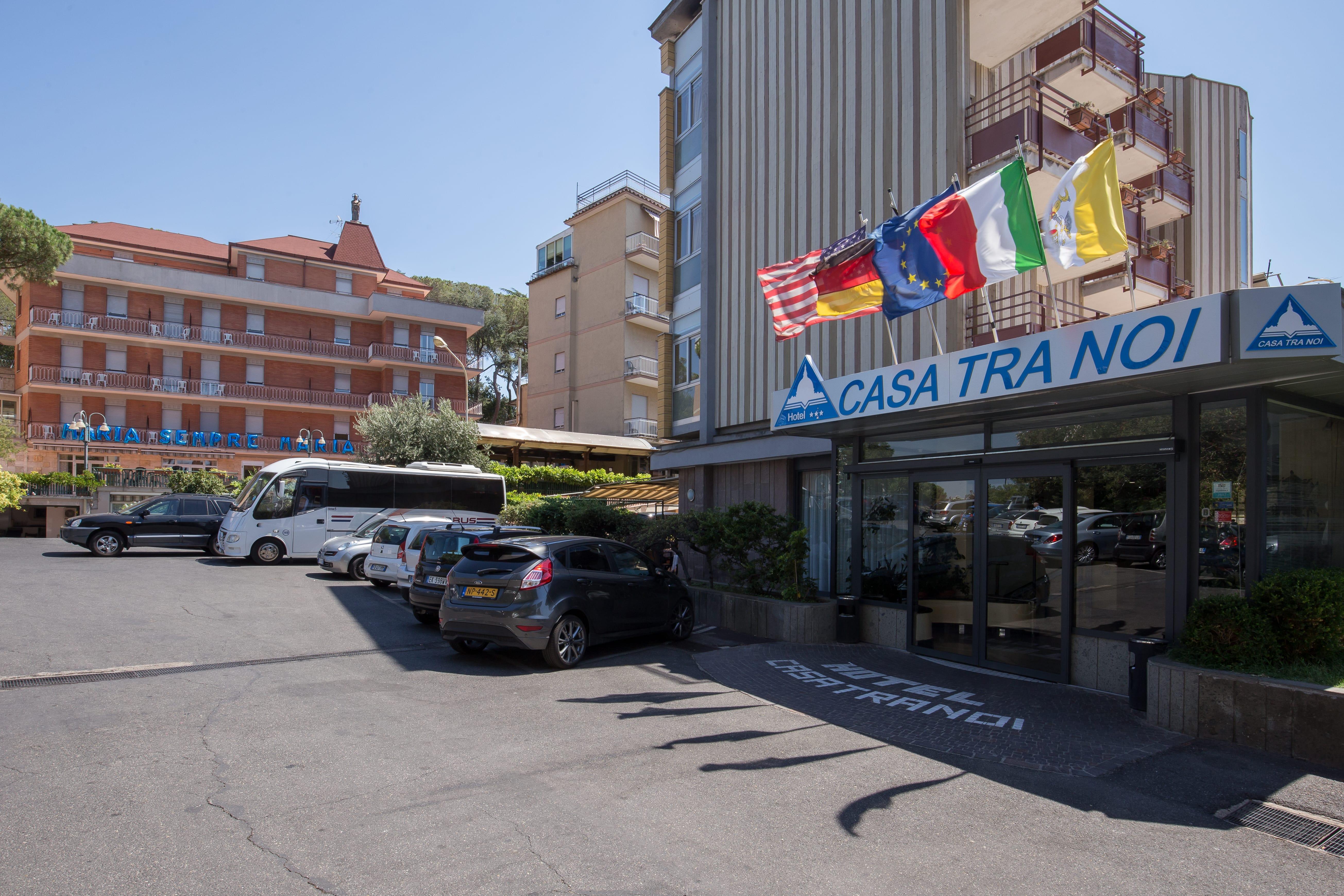 Hotel Casa Tra Noi Roma Esterno foto