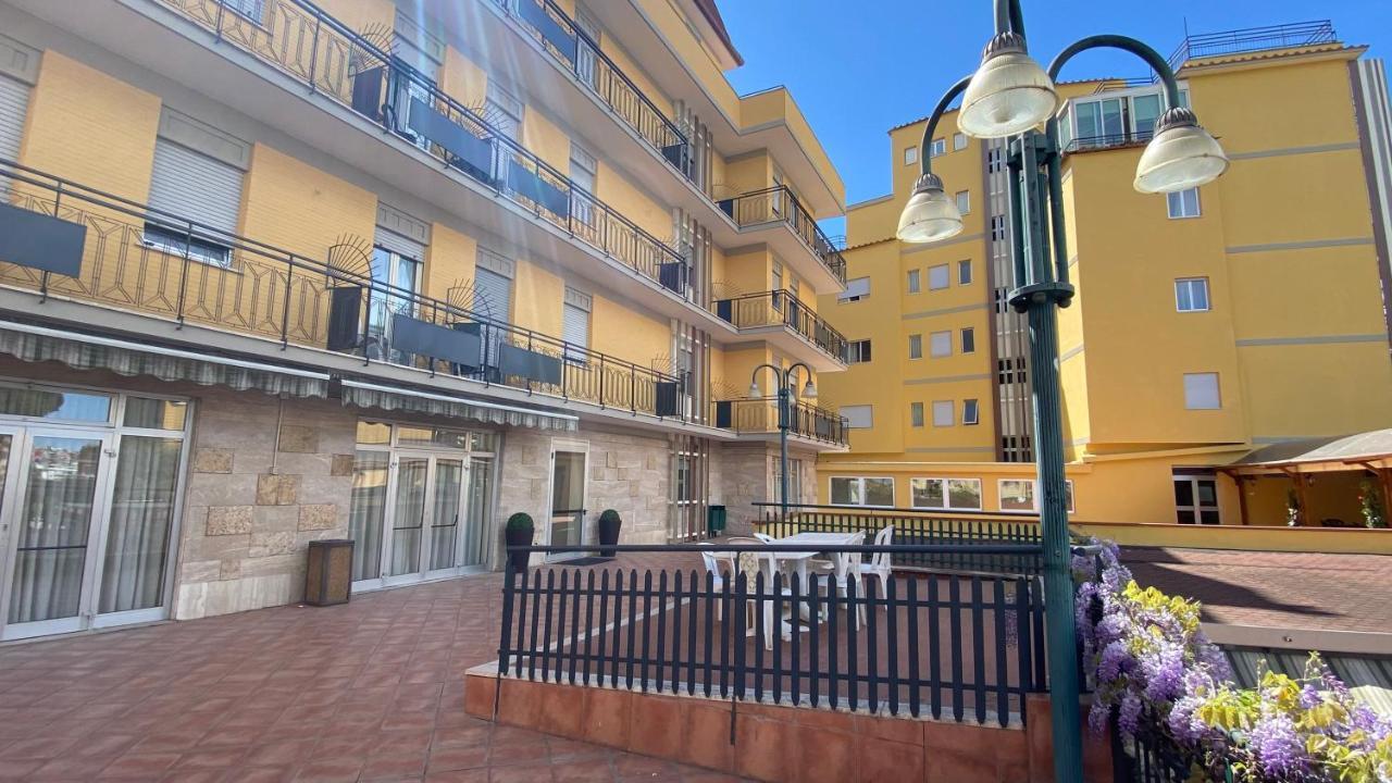 Hotel Casa Tra Noi Roma Esterno foto