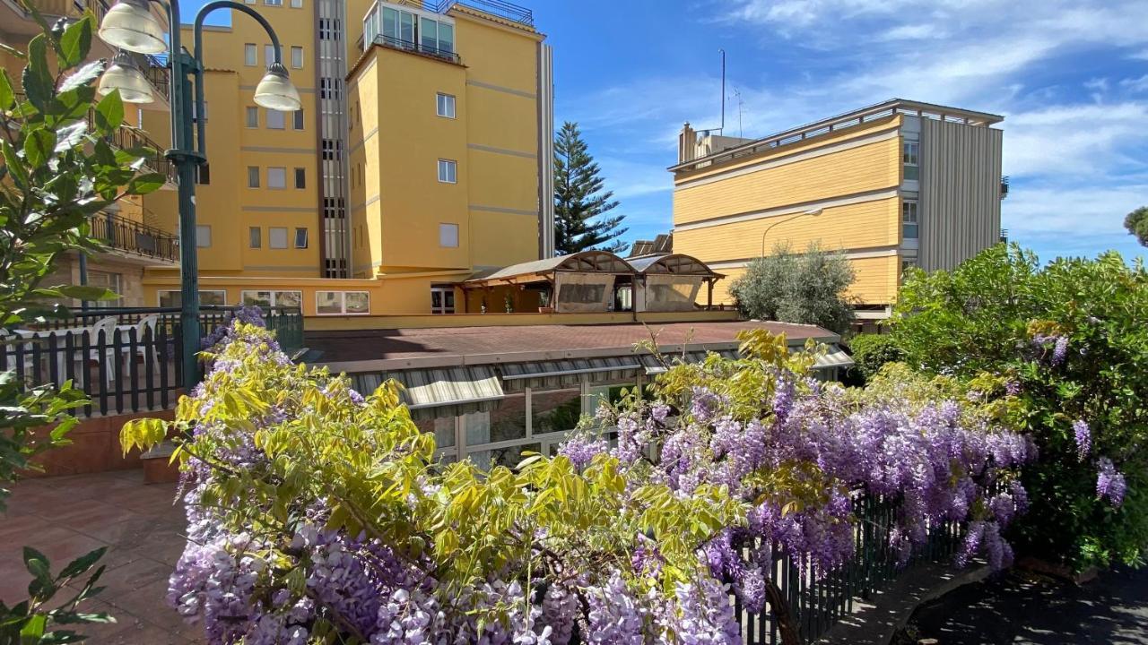 Hotel Casa Tra Noi Roma Esterno foto