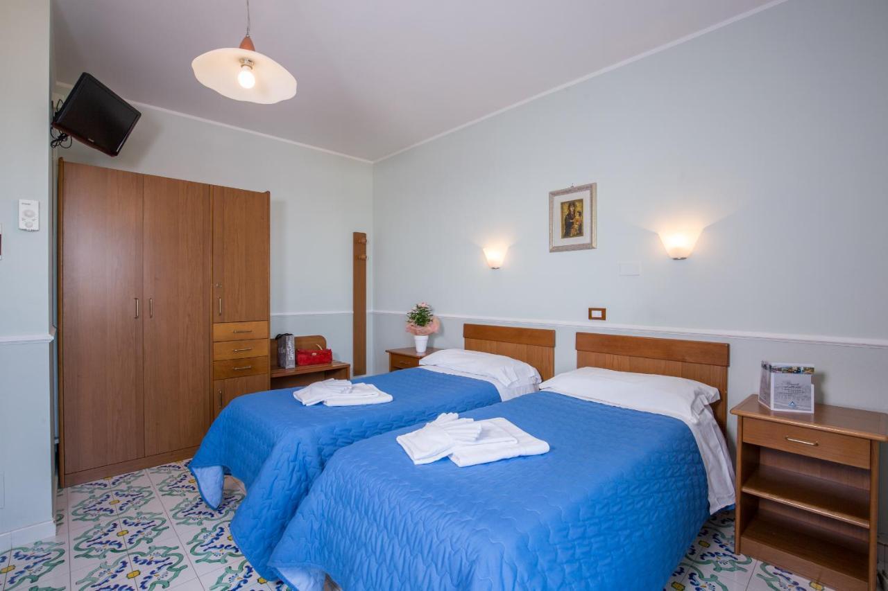 Hotel Casa Tra Noi Roma Esterno foto