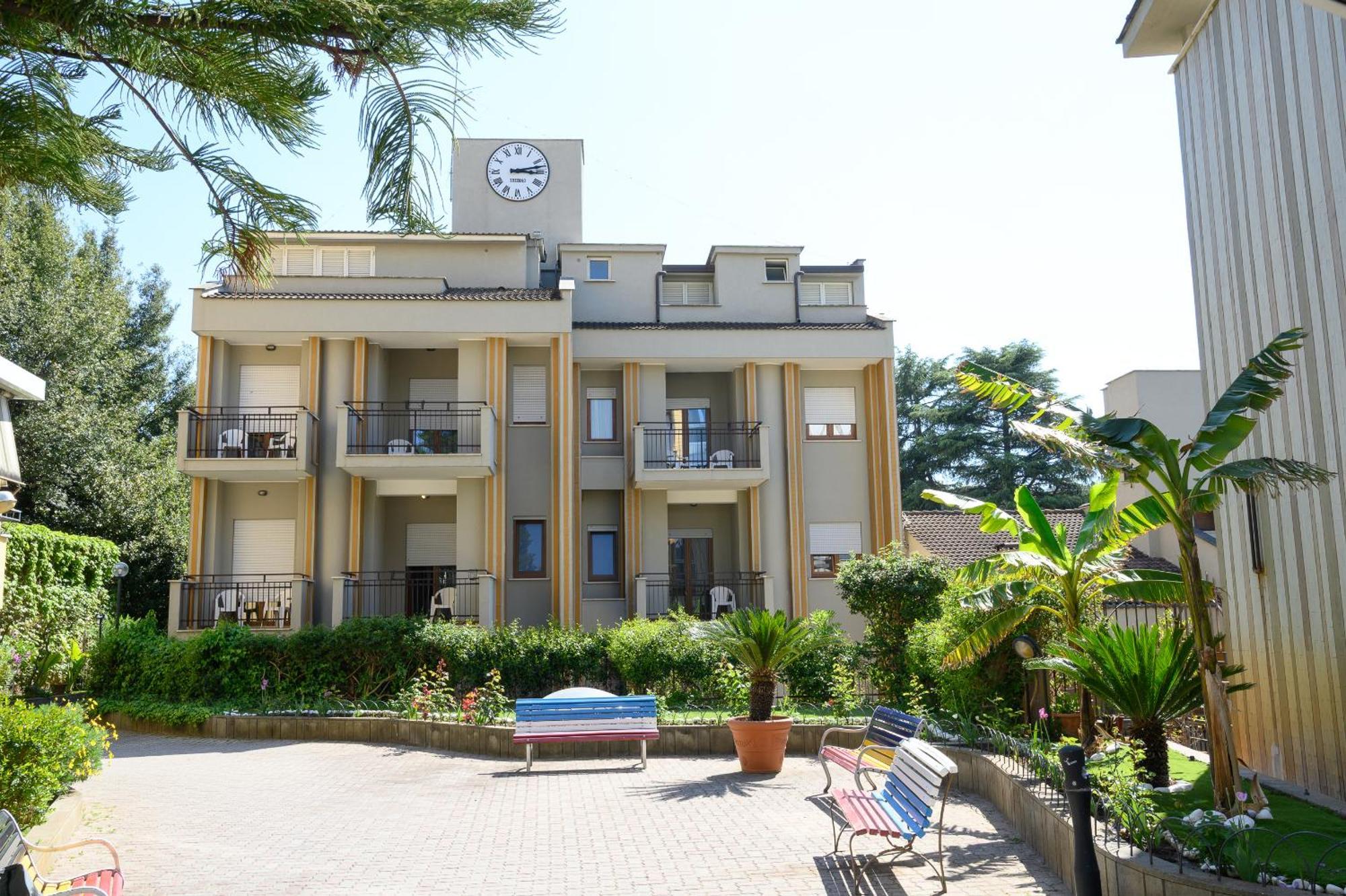 Hotel Casa Tra Noi Roma Esterno foto