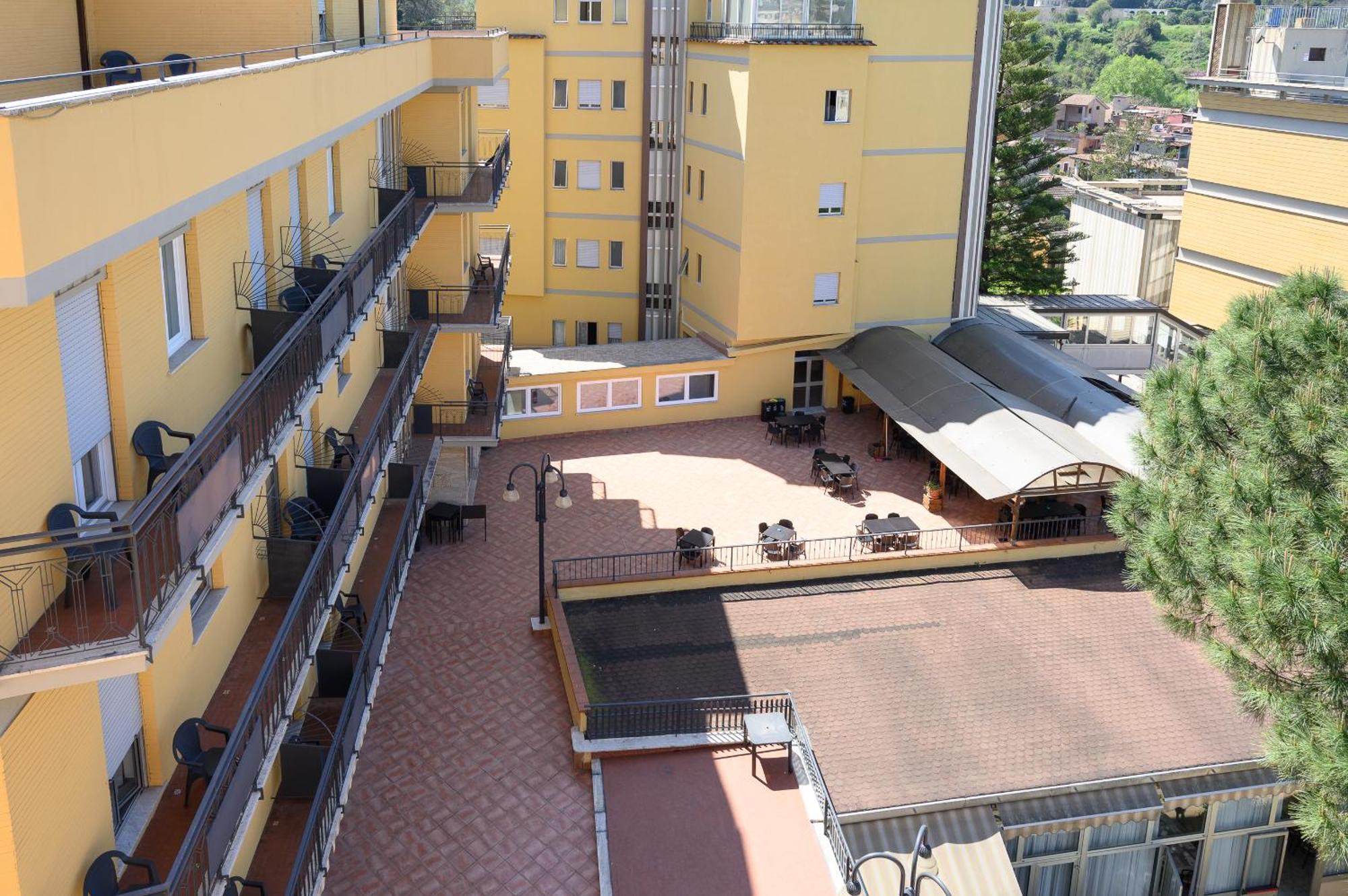 Hotel Casa Tra Noi Roma Esterno foto