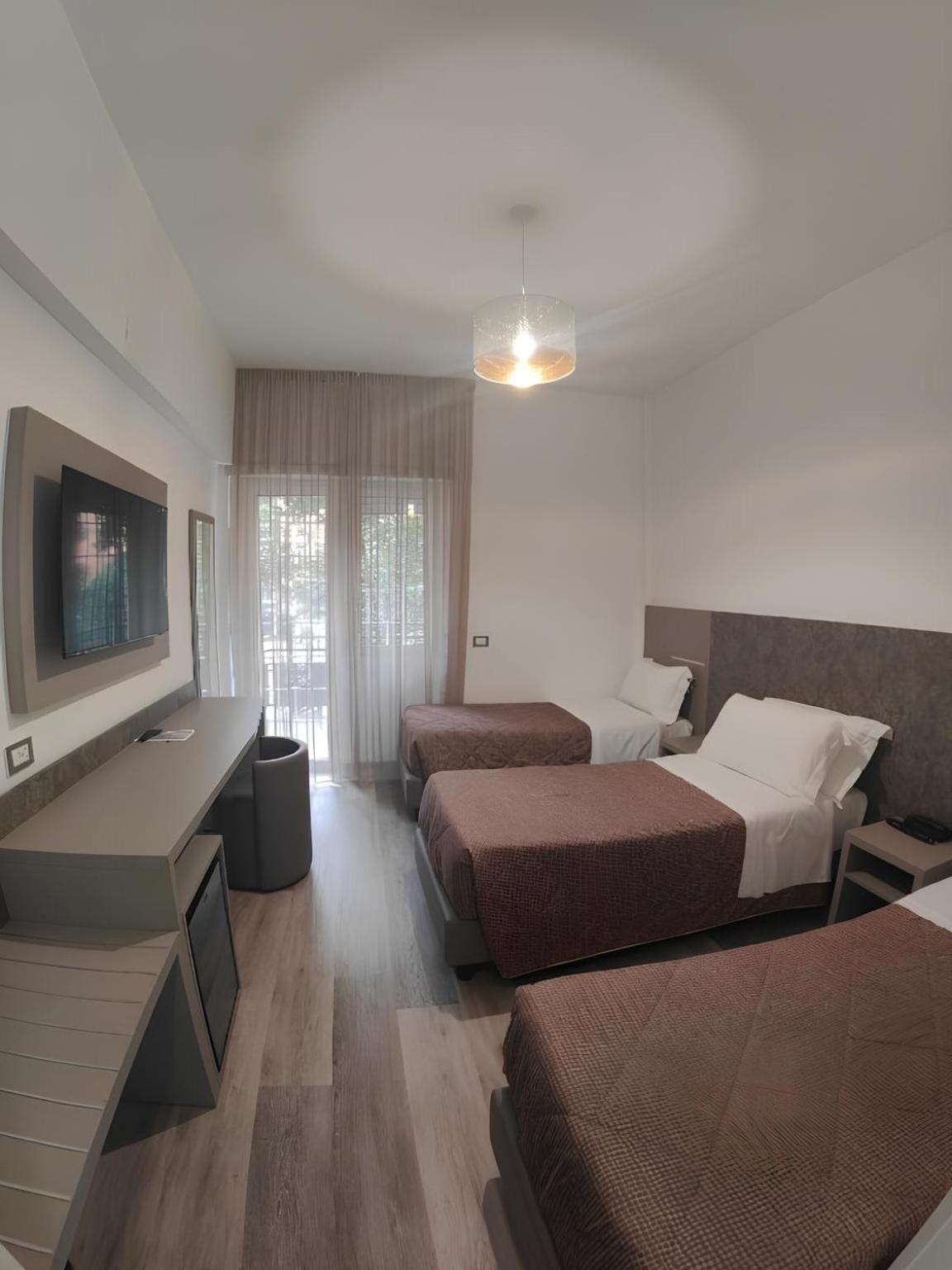 Hotel Casa Tra Noi Roma Esterno foto